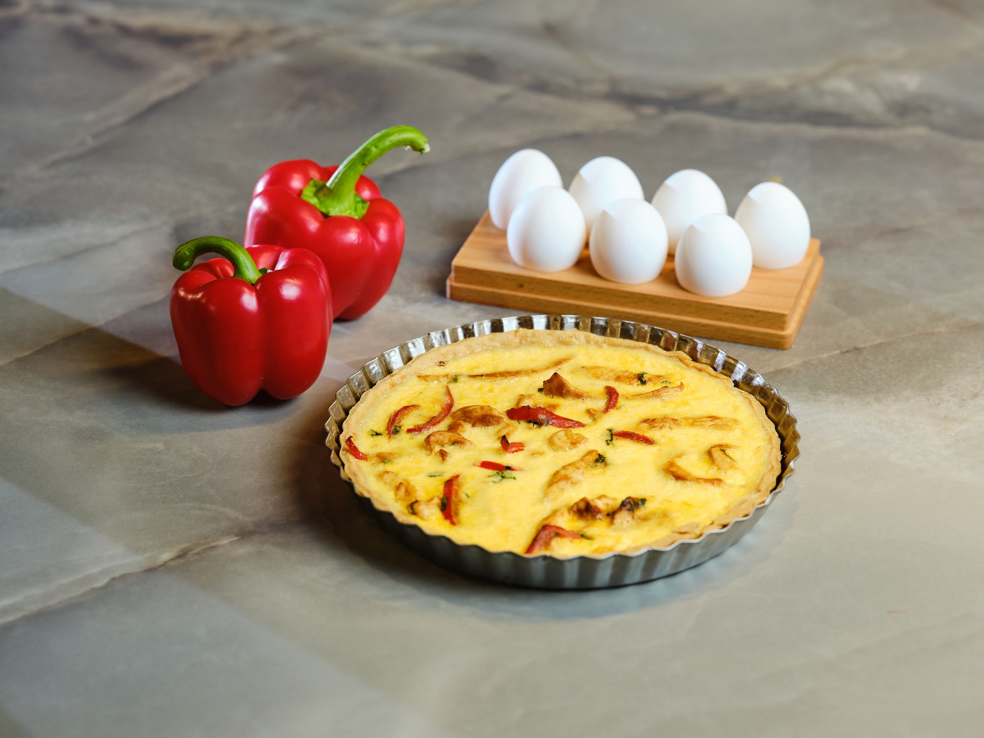 Thai Flavored Quiche With Chicken and Bell Pepper